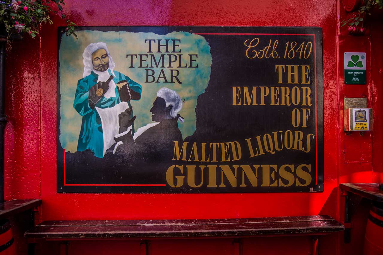 Dublin-Temple-Bar-Guinness