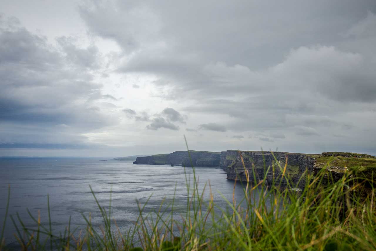 Blick auf Cliffs of Moher in Irland