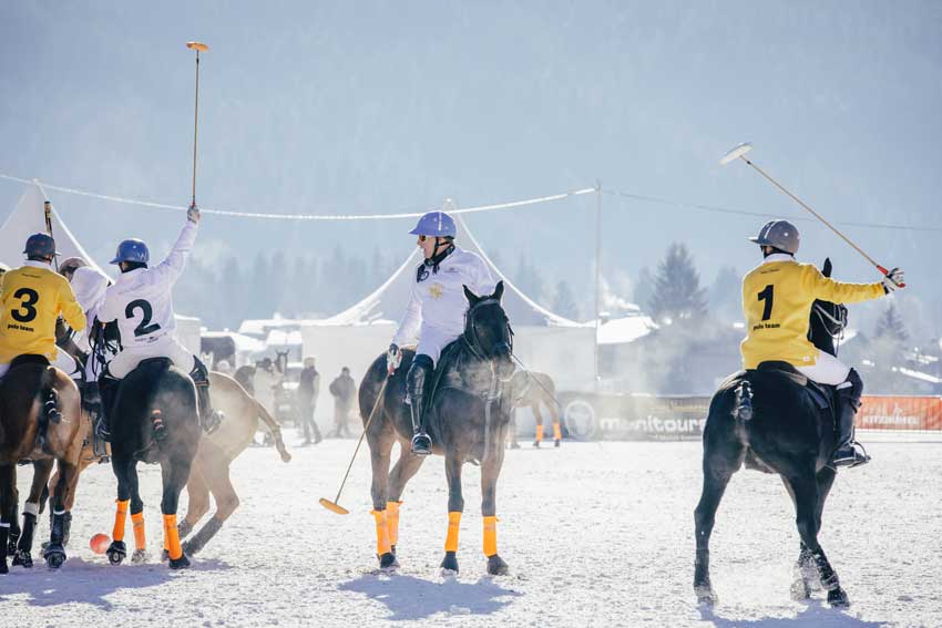 Snow Polo Spieler in Schneelandschaft Kitzbühel