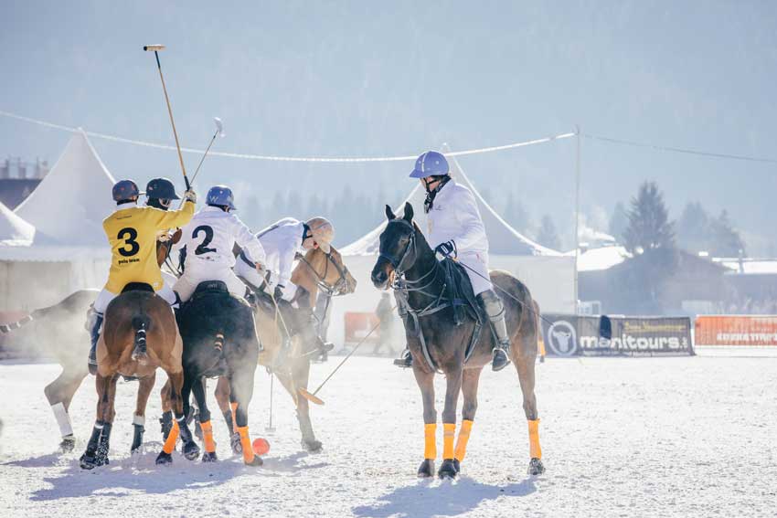 Snow Polo Spieler in Schneelandschaft Kitzbühel