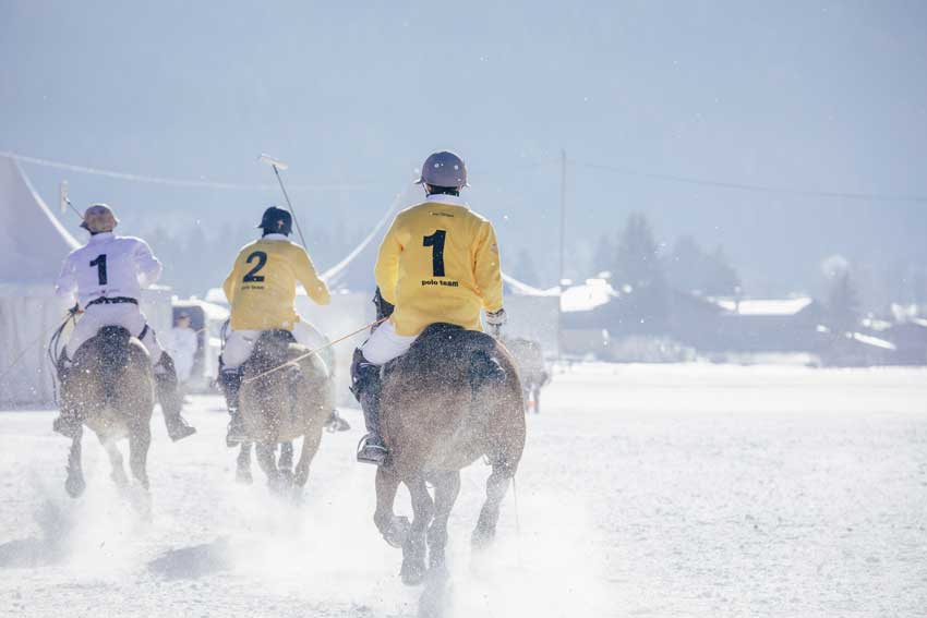 Snow Polo Spieler in Schneelandschaft Kitzbühel